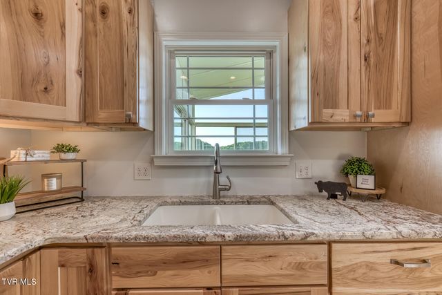 139 Jay Armentrout Road, Jonesborough, TN 37659