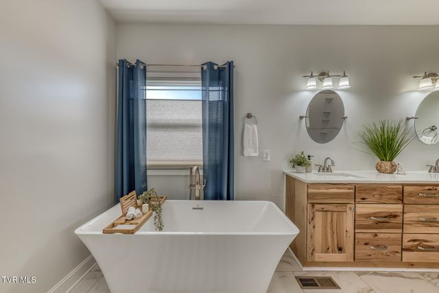 139 Jay Armentrout Road, Jonesborough, TN 37659