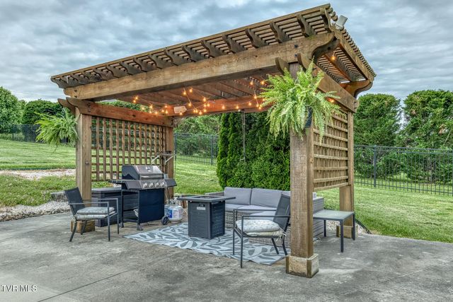 139 Jay Armentrout Road, Jonesborough, TN 37659