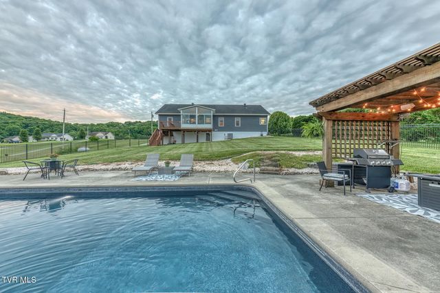 139 Jay Armentrout Road, Jonesborough, TN 37659