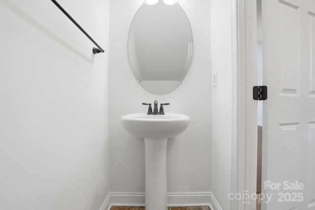 5763 Mossdale Lane, Charlotte, NC 28278