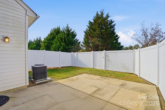 5763 Mossdale Lane, Charlotte, NC 28278