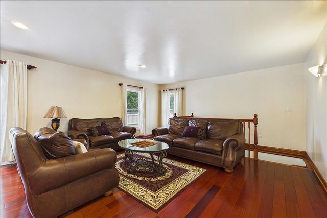 3604 Meadow Lane, Glenview, IL 60025