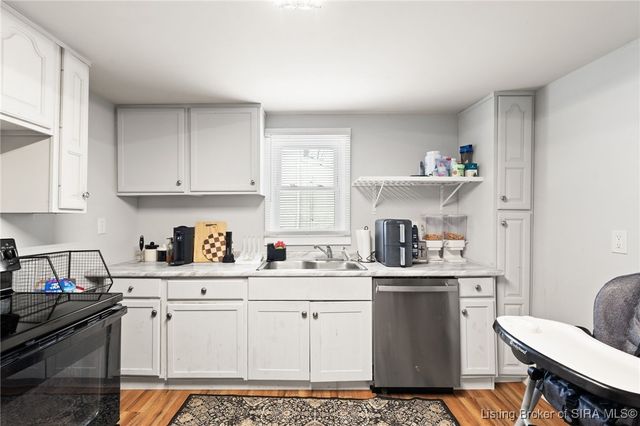 811 W 8th Street, New Albany, IN 47150