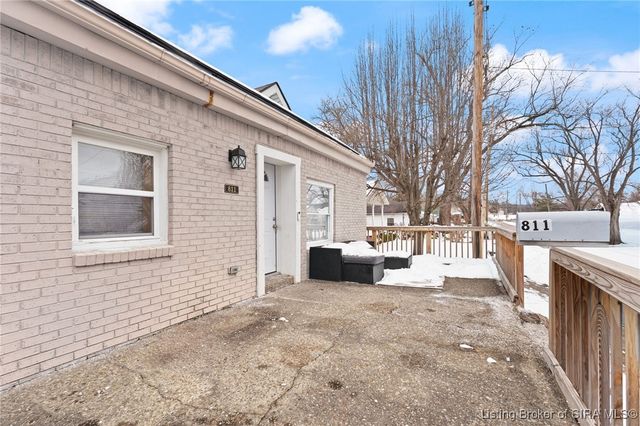 811 W 8th Street, New Albany, IN 47150