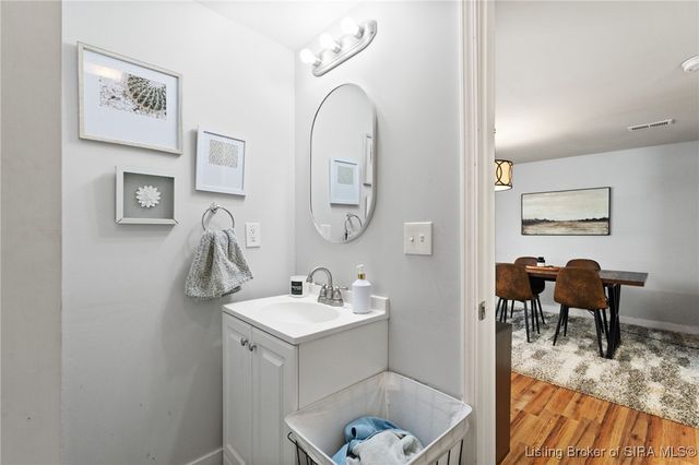 811 W 8th Street, New Albany, IN 47150