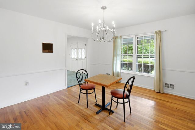7 HATHAWAY DR, Princeton Junction, NJ 08550