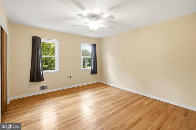 7 HATHAWAY DR, Princeton Junction, NJ 08550