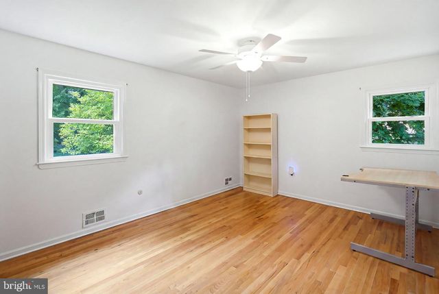 7 HATHAWAY DR, Princeton Junction, NJ 08550