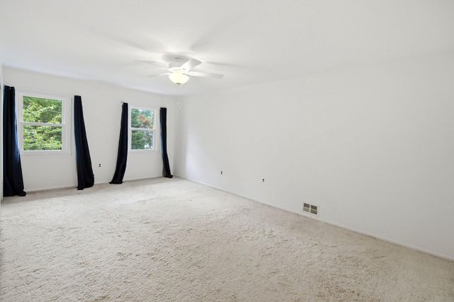 7 HATHAWAY DR, Princeton Junction, NJ 08550