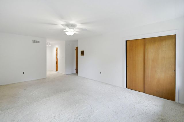 7 HATHAWAY DR, Princeton Junction, NJ 08550