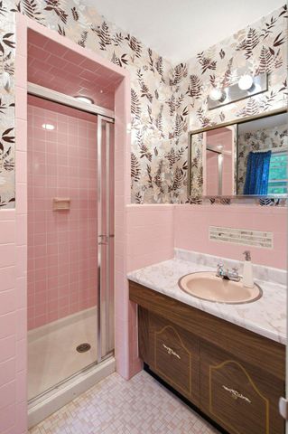 7 HATHAWAY DR, Princeton Junction, NJ 08550