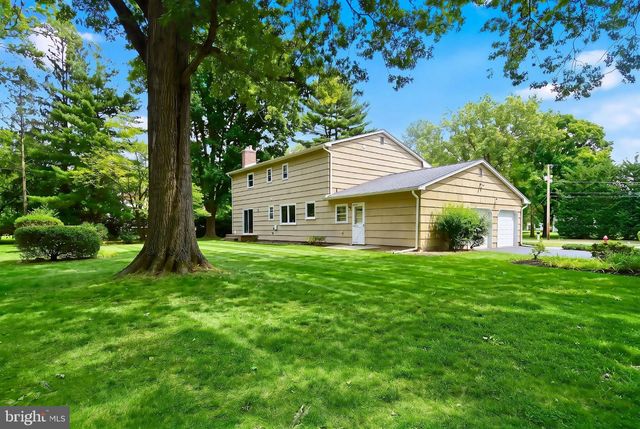 7 HATHAWAY DR, Princeton Junction, NJ 08550