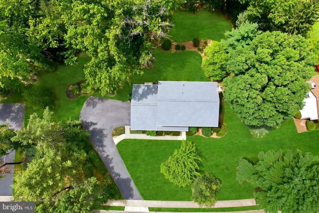 7 HATHAWAY DR, Princeton Junction, NJ 08550