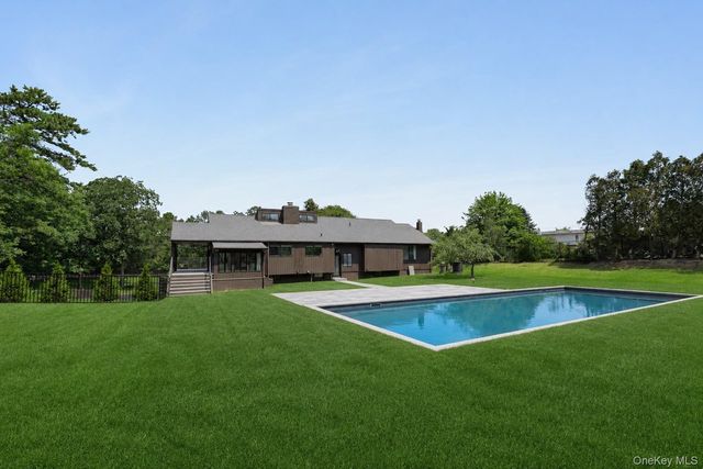 138 Longview Road, Southampton, NY 11968