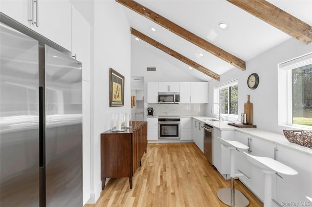 138 Longview Road, Southampton, NY 11968