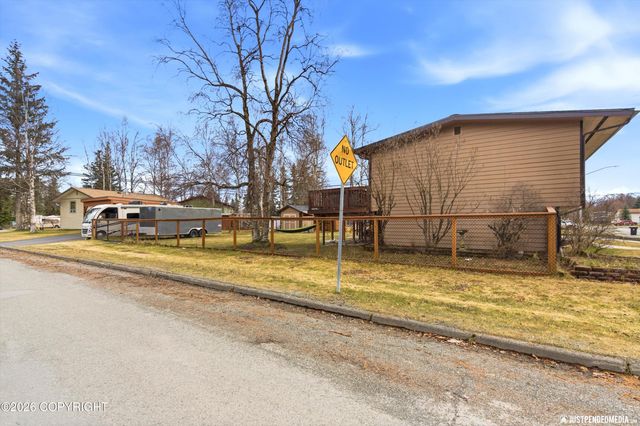1301 Zarvis Place, Anchorage, AK 99508