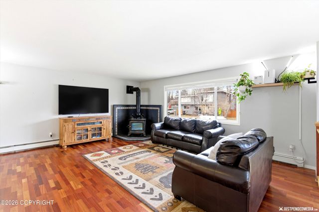 1301 Zarvis Place, Anchorage, AK 99508