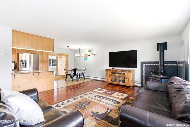 1301 Zarvis Place, Anchorage, AK 99508