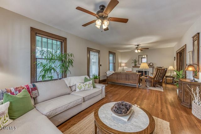 604 West Maple Street, Johnson City, TN 37604