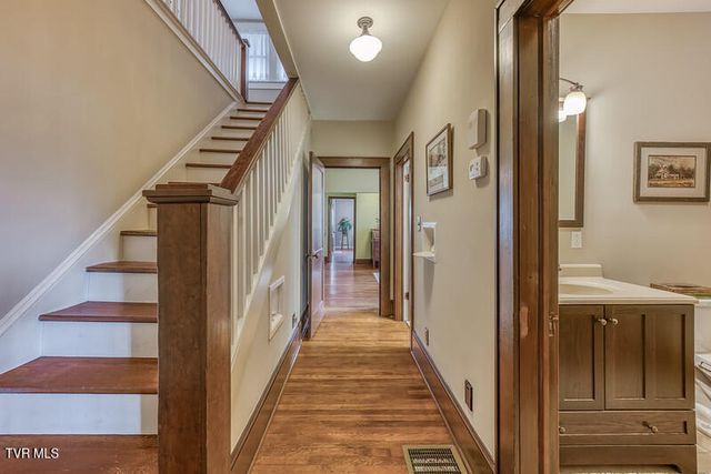 604 West Maple Street, Johnson City, TN 37604