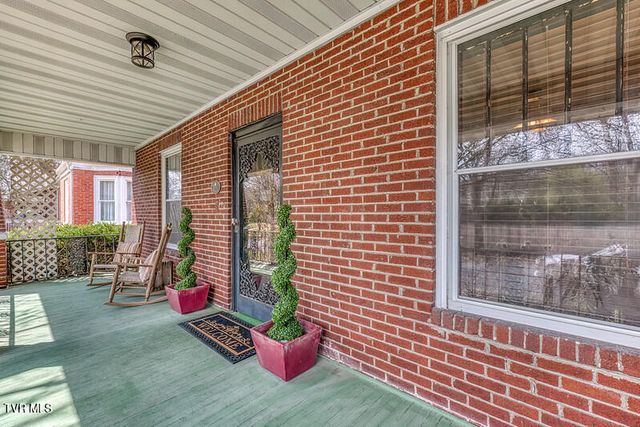 604 West Maple Street, Johnson City, TN 37604