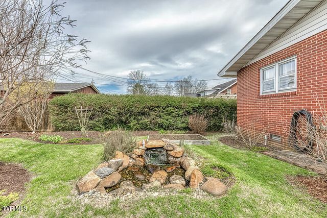 604 West Maple Street, Johnson City, TN 37604