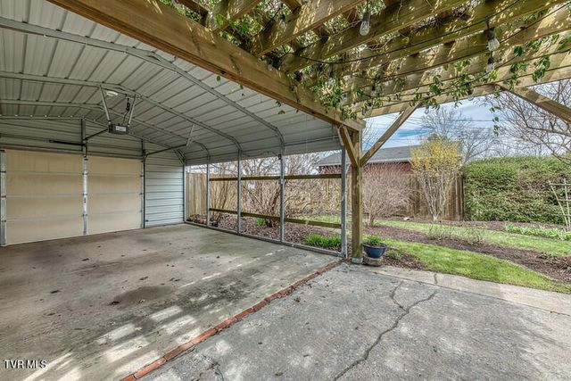 604 West Maple Street, Johnson City, TN 37604