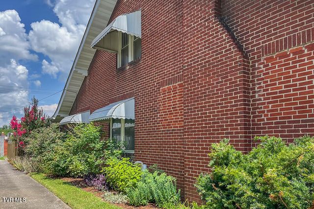 604 West Maple Street, Johnson City, TN 37604