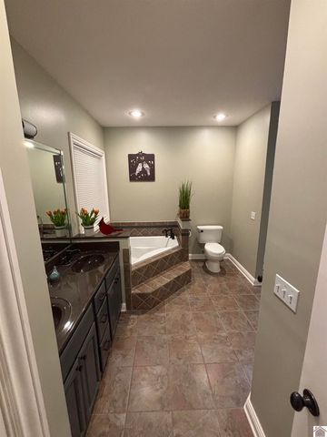 2255 Hal Drive, Murray, KY 42071