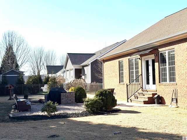 2255 Hal Drive, Murray, KY 42071