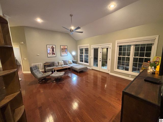 2255 Hal Drive, Murray, KY 42071