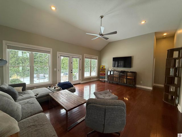 2255 Hal Drive, Murray, KY 42071