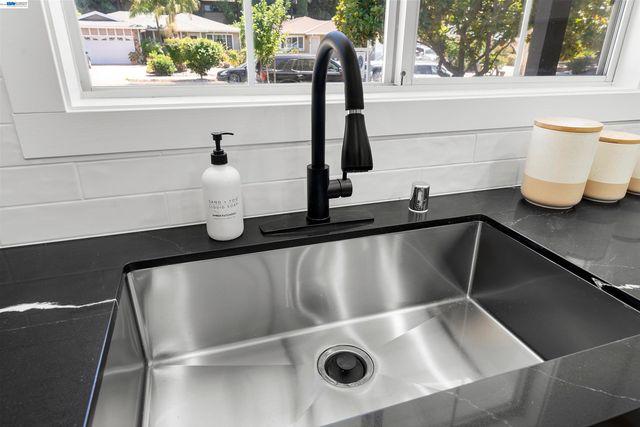 3033 Peppermint Dr, San Jose, CA 95148