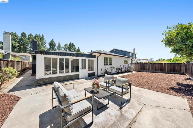 3033 Peppermint Dr, San Jose, CA 95148