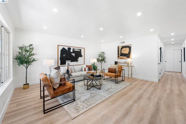 3033 Peppermint Dr, San Jose, CA 95148