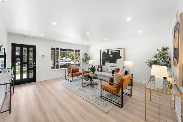 3033 Peppermint Dr, San Jose, CA 95148