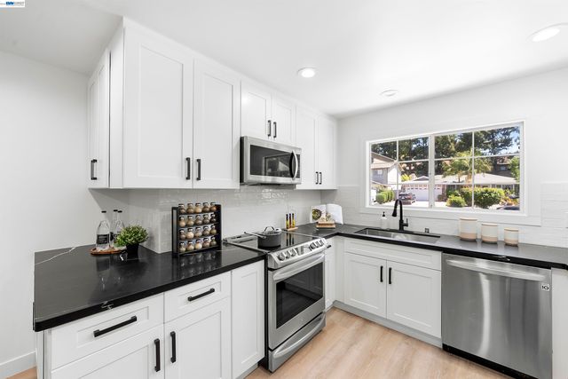 3033 Peppermint Dr, San Jose, CA 95148