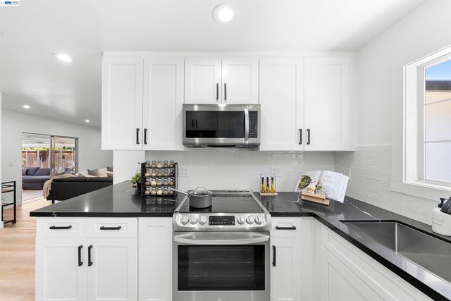 3033 Peppermint Dr, San Jose, CA 95148