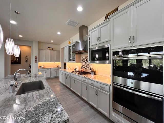 13289 N Rainbow Cactus Court, Oro Valley, AZ 85755