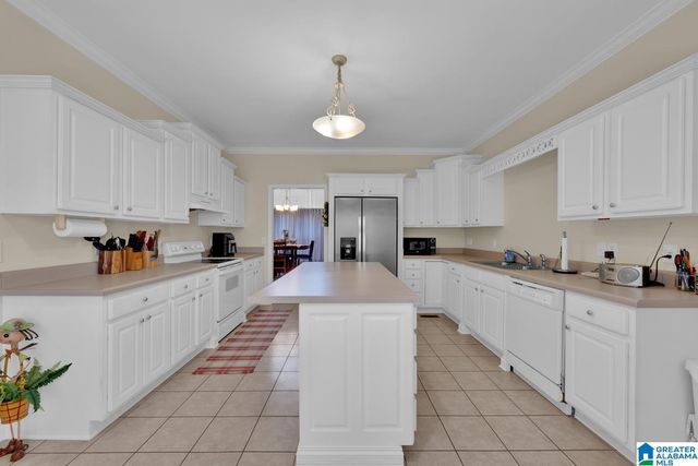 1515 CLOVER AVENUE, Gardendale, AL 35071