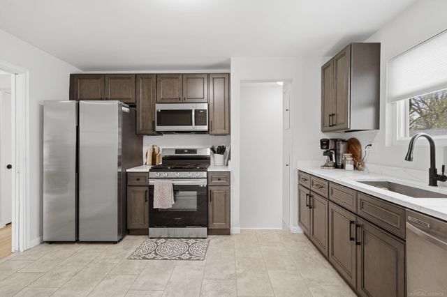 23005 Church Street, Oak Park, MI 48237