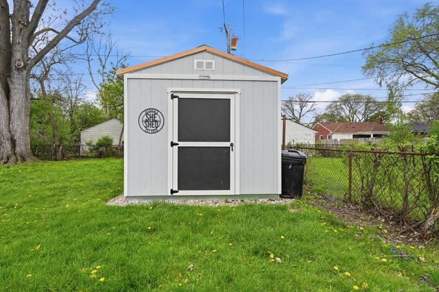 23005 Church Street, Oak Park, MI 48237