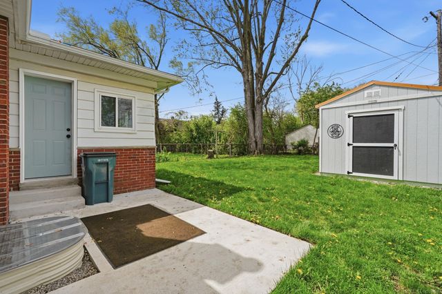 23005 Church Street, Oak Park, MI 48237