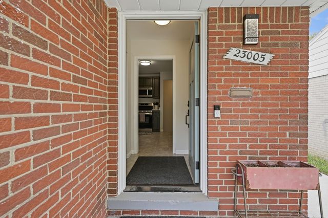 23005 Church Street, Oak Park, MI 48237