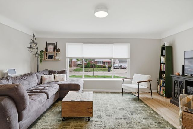 23005 Church Street, Oak Park, MI 48237