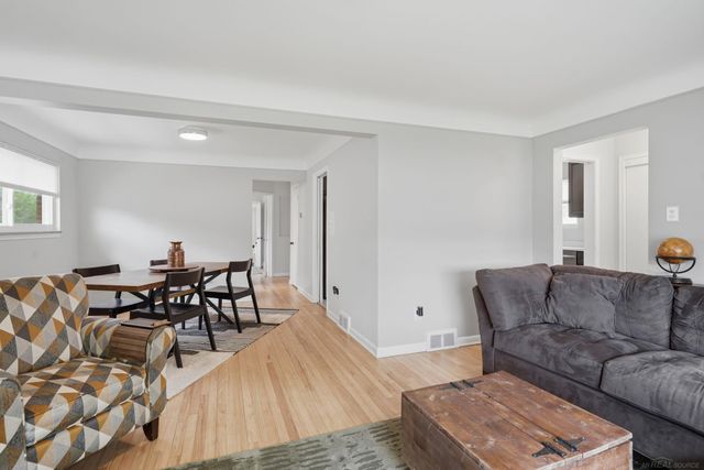 23005 Church Street, Oak Park, MI 48237