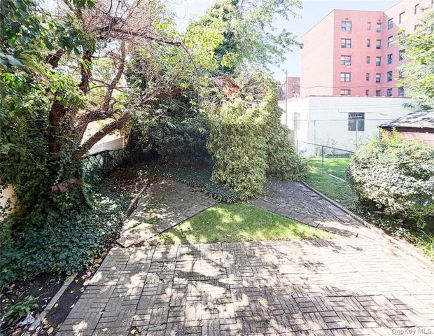 1941 Yates Avenue, Bronx, NY 10461