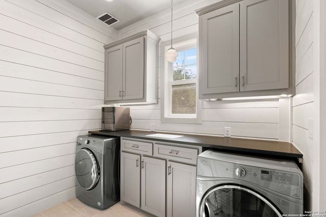 228 Cloverleaf, San Antonio, TX 78209