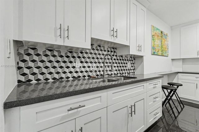 4400 Hillcrest Dr 1005A, Hollywood, FL 33021
